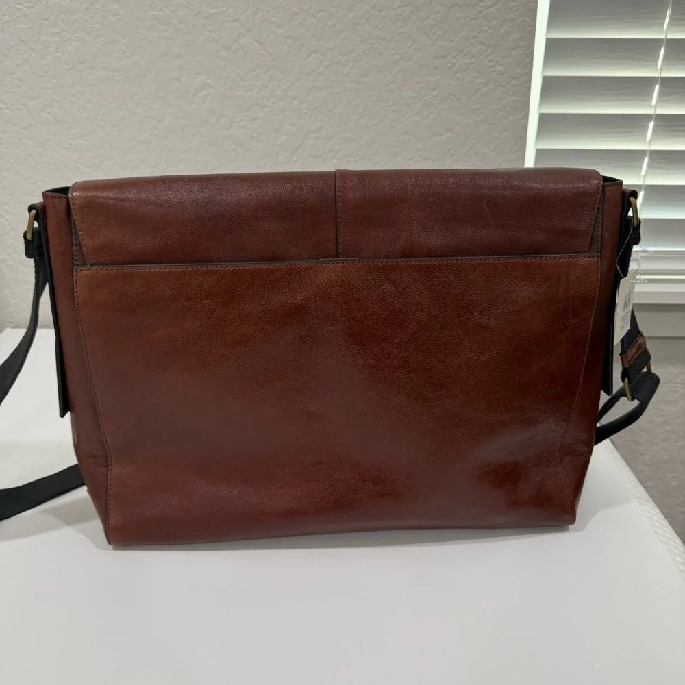 Fossil Kayden Messenger Bag Dark Brown Leather with Adjustable Black Strap